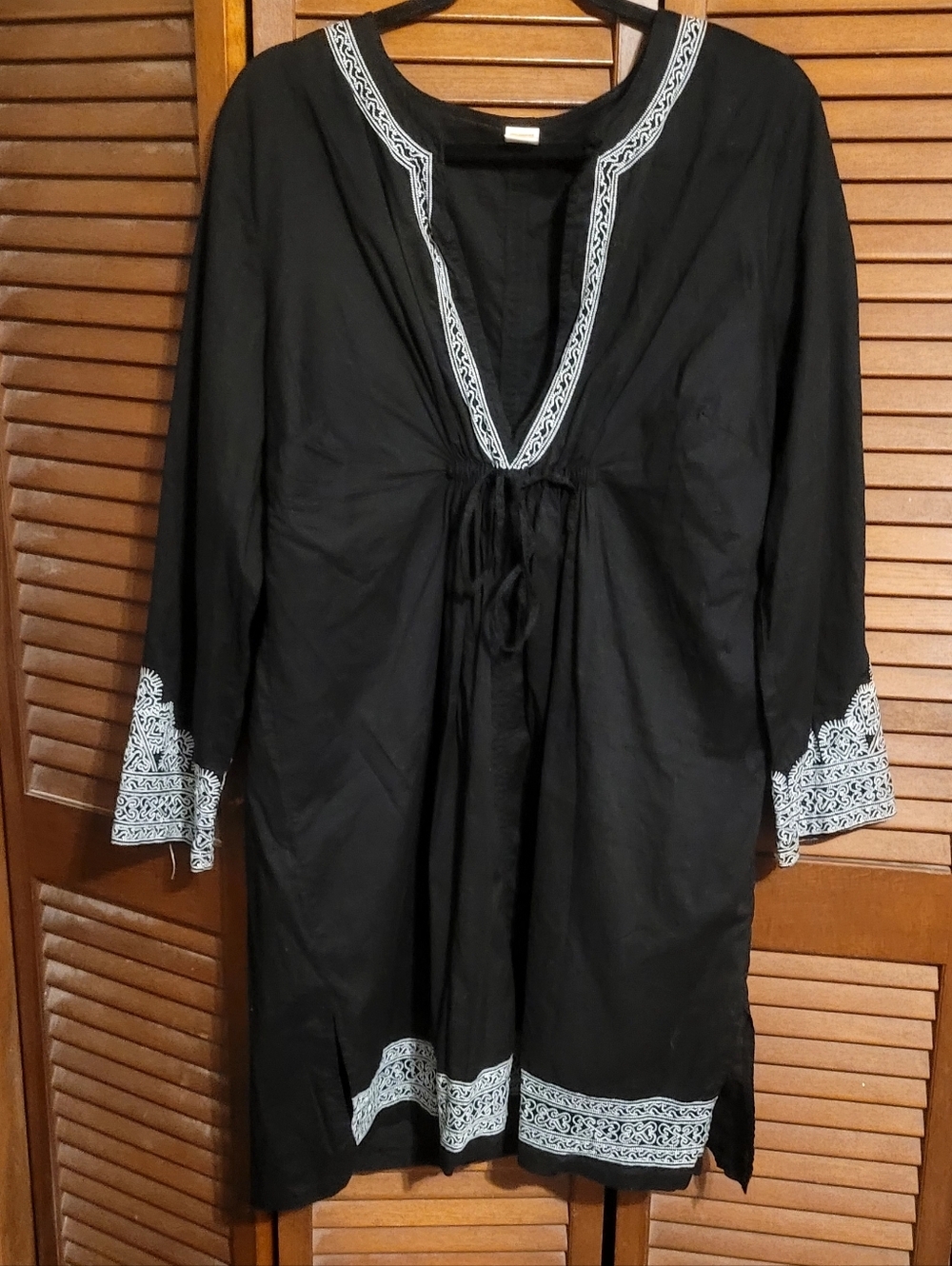 Tropical Escape Bathing Suit Cover/Tunic Black With White Embroidering Size 1X